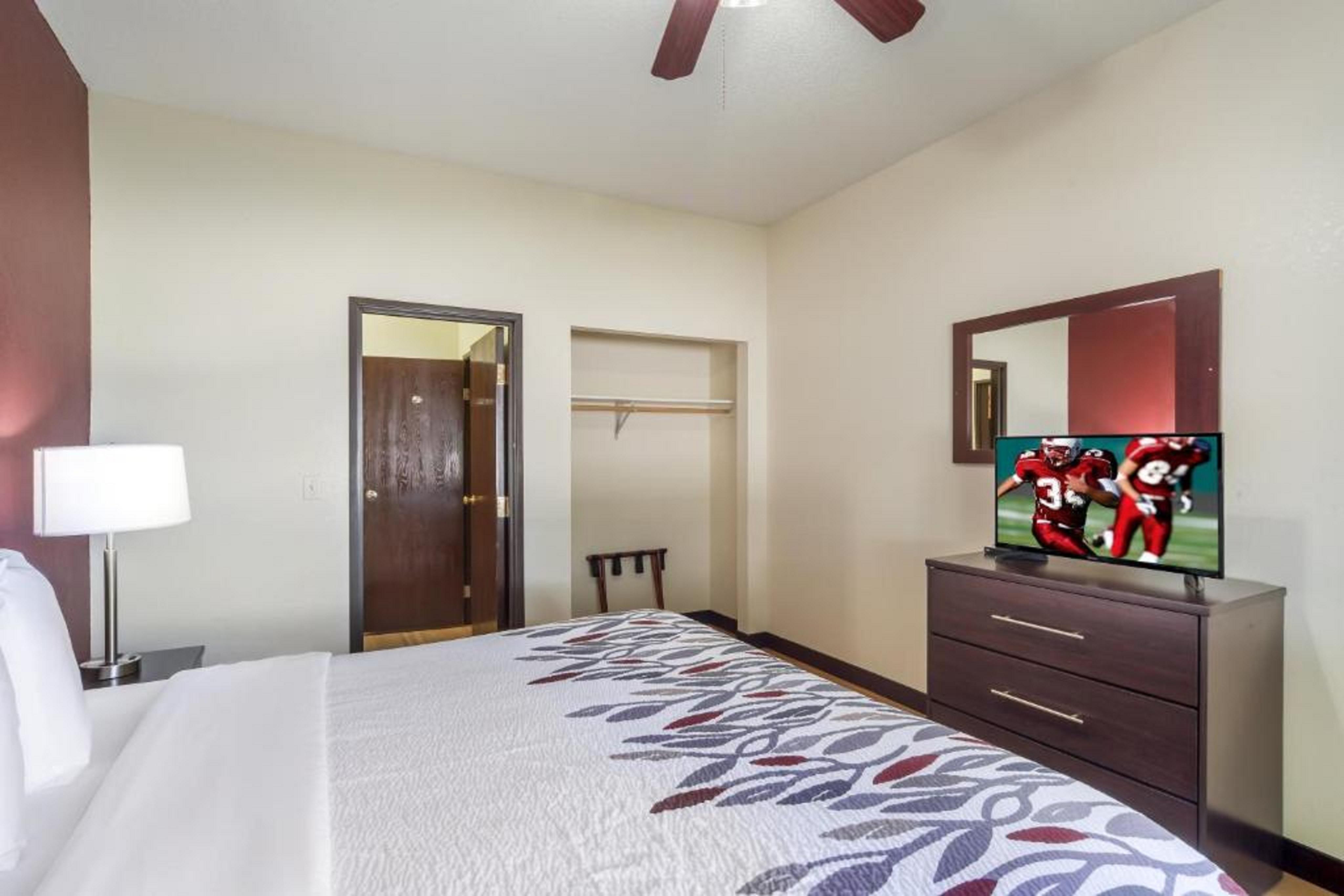 Red Roof Inn & Suites Omaha - Council Bluffs Ngoại thất bức ảnh